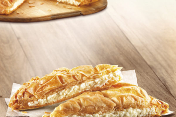 Traditional crinkled pies