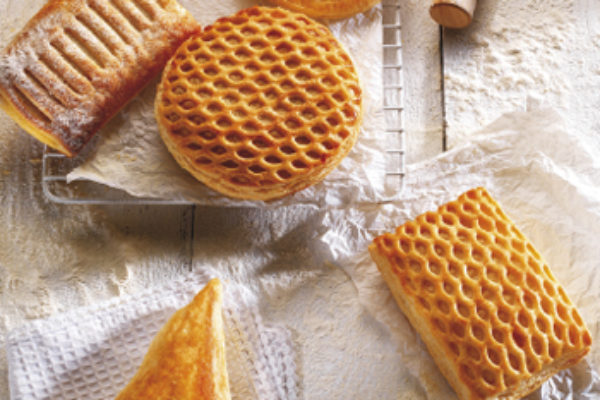 Individual size puff pastry pies